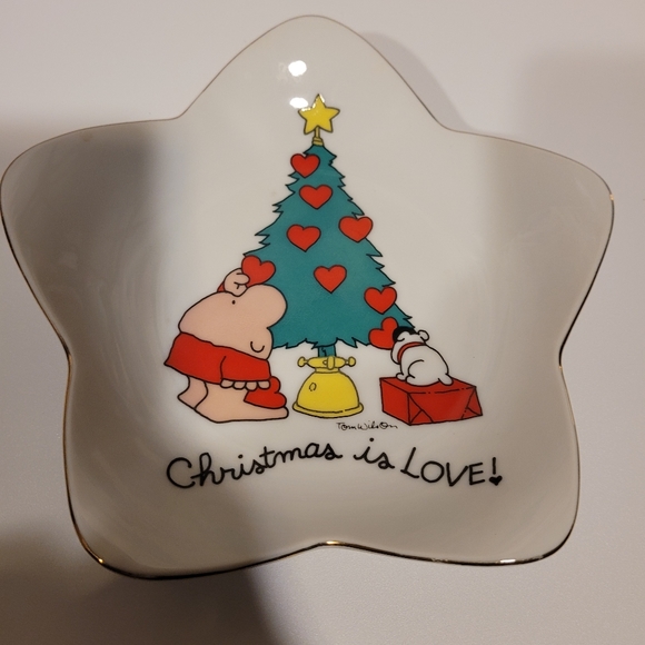 16 Piece Set Vintage Holiday Plates, Saucers, and Cups EUC - Picture 8 of 8